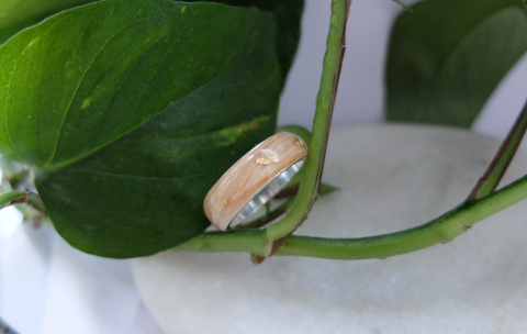 Obrączka z sierścią pupila ze srebra 925 — biżuteria pamiątkowa