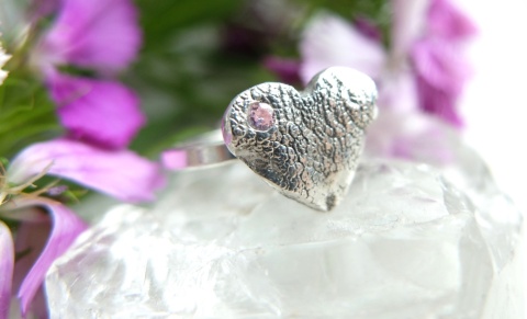 Pierścionek z odciskiem łapki lub noska