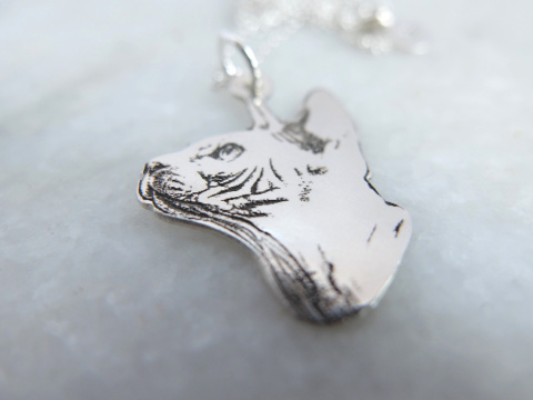 Wisiorek z kotem sfinksem